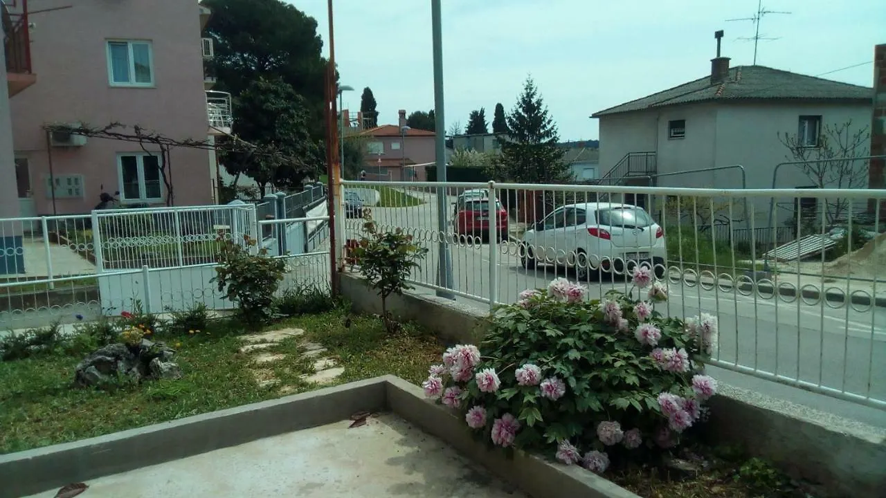 Apartment Katarina Pula 0*,  Croatia